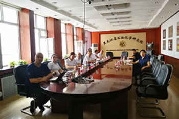 广东众和化塑有限公司黎广贞董事长一行来huagong-beng
洽谈合作