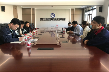 强思想铸魂  立岗位建功 ——huagong-beng
组织“青年理论大学习”活动